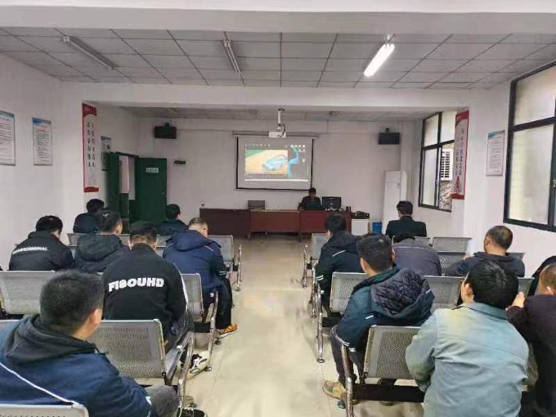 我司周總給湖南黃金大萬礦業(yè)培訓(xùn) 我司周總給湖南黃金大萬礦業(yè)培訓(xùn)