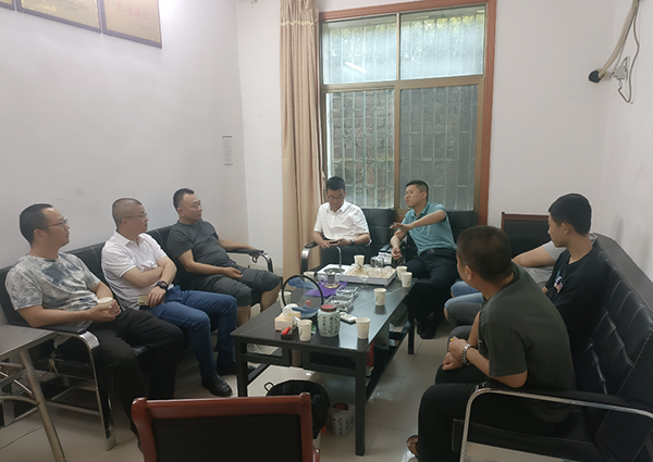 南方錳業(yè)遵義長溝錳礦與湖南寶山有色金屬礦業(yè)現(xiàn)場交流 南方錳業(yè)遵義長溝錳礦與湖南寶山有色金屬礦業(yè)現(xiàn)場交流